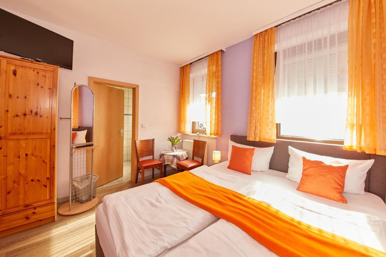 Hotel Zum Dicken Baum Mayen Esterno foto